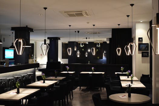 modny sufit do restauracji